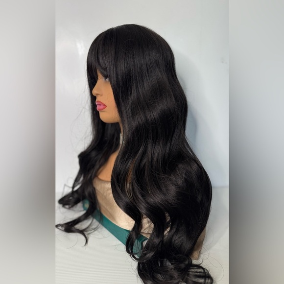 Black long Wig 28 In - Realistic Look - Picture 6 of 10